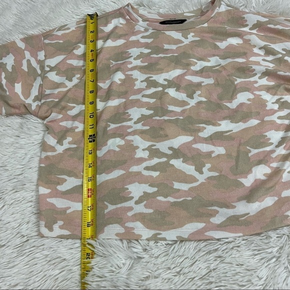 Banana Republic pink & tan Camo Luxspun cropped shirt size XS NWT - Picture 3 of 9